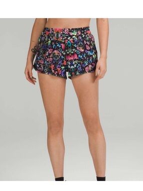 Lululemon Hotty Hot Low Rise 4” Inseam Shorts Flowerscope